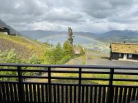 Flott leilighet på Voss i Tråstølsvegen med 3 soverom 6 sengeplasser - B&B Skulestadmo