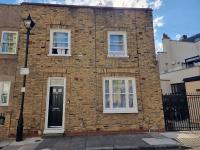Lackco's Dulux Room for Royals - B&B Londra
