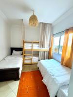 Dormitorio Femminile con 4 Posti Letto