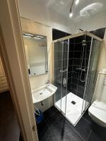 Deluxe Suite with Spa Bath