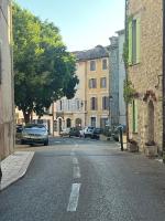 Appartement complet f3-f4 cœur du village Max 5 pers Provence - Chambres d'hôtes Claviers