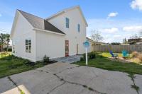 Brand NEW Expansive Coastal Home w/ Custom Furnishings Sleeps 15 - Bed and Breakfast Panama City Beach