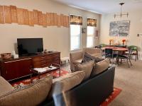 Falls Retreat - Walk to the Falls, the Casino and all Downtown Restaurants - Across from the Aquarium - B&B Niagara Falls