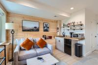 Red Rocks Base 1BR Suite w Kitchenette - B&B