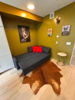 Premium RED Mountain Lodging - B&B Trail