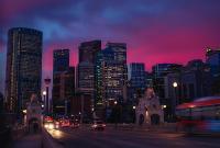 Calgary 17th Ave Hub, Free Parking & Fast WiFi - B&B Calgary