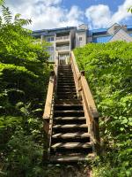 COZY LOON MOUNTAIN ESCAPE - Free shuttle, Pool, Hot tub, River&Mnt Views - B&B Lincoln