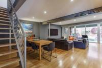 Central Skyline Retreat - Panoramic Views - B&B Fremantle