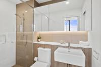 Stunning City & River Views Rooftop Pool Gym - B&B Brisbane