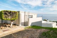 Private Secure Studio in Camps Bay The Cove - Bed and Breakfast Kaapstad