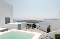 Family Room with Caldera View and Outdoor Hot Tub