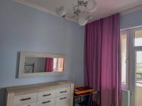 Zimmer mit Queensize-Bett und Gemeinschaftsbad