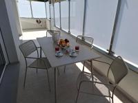 Nuovissimo Appartamento - grande terrazza - ground floor 2 - Chambres d’hôtes Pietra Ligure