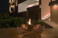 SaffronStays Aurum Villa, Moringa Valley - 4BR hilltop villa with Aravalli views, bonfire & trails near Lake Pichola - Chambres d'hôtes Eklingji