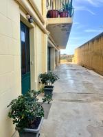 Skyline Gozo Penthouse with Jacuzzi - Bed and Breakfast Xagħra
