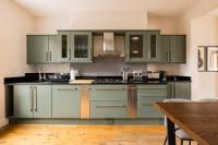 The Chelsea Nest - Stylish 2BDR with Balcony - B&B Londra