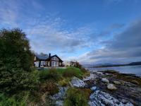 Hytte ved sjøen - B&B Røyra