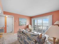 Ocean Breeze - Stunning Views - Oceanfront - 3rd floor - You deserve a beach vacation! condo - B&B Carolina Beach