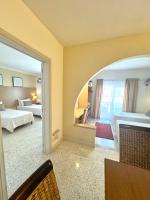 One-Bedroom Apartment with Balcony