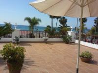 Apartamento amplio en primera linea playa Burriana , terraza grande con vistas al mar - Chambres d'hôtes Nerja