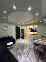 Butterfly Apartment Free Parking 10 min Beach - Chambres d'hôtes Constanța