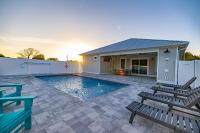 Brand New Home with In-ground Pool, Four Houses From Beautiful Laguna Beach - Chambres d'hôtes Panama City Beach