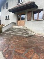 House 11 guests 2 cozy apartments near ski slopes - B&B Taninges