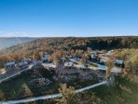 This is IT Cabin with a hot tub fire pit & indoor pool - B&B Bryant