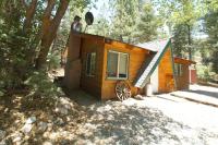 Owl Cabin - Sierra style cabin located on a quiet road in Fawnskin and backs up to National Forest! - Chambres d'hôtes Fawnskin