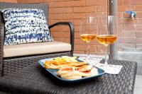 Emilia Modern Apartment with Free Parking - Ferienwohnung Rom