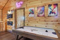 Walk To Parkway - Indoor Pool - Treehouse Loft PS5 - B&B Pigeon Forge