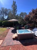 Mountain Shadows Escape with a Yoga Studio! - B&B Sedona