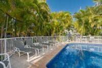 Broadbeach Retreat Pool, Tennis Walk to Beach - B&B Gold Coast