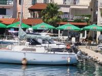 Harbour-side Apartment with Beautiful Terrace - Bed and Breakfast Podgora