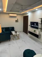 Staycation Apartments - Ferienwohnung Lahore
