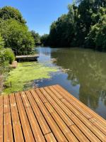 Maison bord de Sarthe avec ponton privé Idéale 24 Heures du Mans 6 à 7 personnes - B&B Beaumont-sur-Sarthe