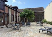 La maison Virginie 1 à 2 pers charmant climatisé central parking proximité port - B&B Montargis