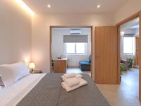 Modern Home with Office, 2' from Monastiraki Metro - Chambres d'hôtes Athènes