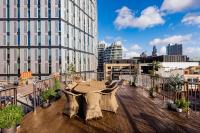 Penthouse Loft apartment with roof terrace Not for events or parties - Chambres d'hôtes Londres