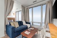 Highrise Cityview Stay near Robson Square and Skytrain for 6 - B&B Vancouver