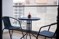Chic Apt in Heart of Agadir, 2BR, AC & Balcony, Sefl CheckIn - B&B Agadir