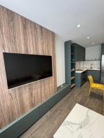 One-Bedroom Apartment with Sea View and Balcony