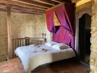 Le gîte Passe-Muraille - Ferienwohnung Sainte-Suzanne