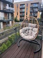Bright Modern London 2-Bed Apartment with 2-Bath & Balcony View - B&B Londra