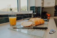 FLAT 5 - Ground floor 2 bed apartment free parking sleeps 6 - B&B Halesowen