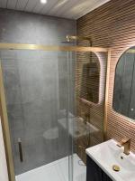 Modern 2BR Town-House - Sleeps 6 - Parking & Pets - Coast Serviced Apartments - Enquire for Trade & Long stays - Chambres d'hôtes Wick