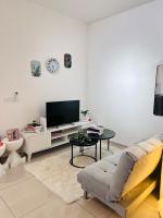 Taman Equine Cozy studio, Well-equipped & Modern facilities - B&B Seri Kembangan