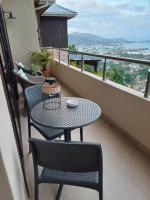 180 Degrees Jewel - B&B