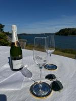 Beach house Nyborg - By Stockholm archipelago - B&B Åkersberga