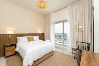 Special Rates - Elegant Studio - Golf Views - B&B Dubai